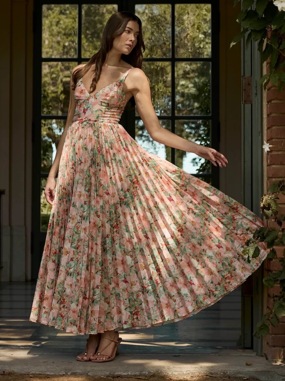 NWT Hutch Kylan floral pleated maxi dress - Picture 11 of 11